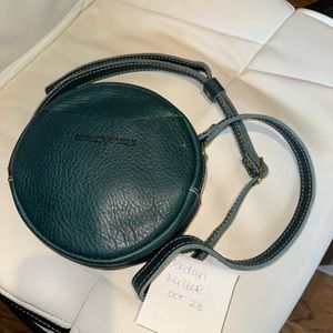 PLG Small circle - lagoon